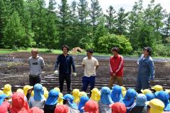 講師として来園したメムロピーナッツのメンバーたち