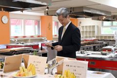 審査中の柴田さん