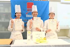 ナイフ自在にフルーツカット　金賞は蕪木さんら　帯広調理師専門学校コンクール