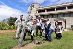 十勝ワインにゆかり・エリザベス女王　訪日から５０年記念しバラ植樹　池田