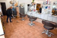 ２００９年に移転オープンした美容室Ｃｕｒｌの店内