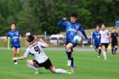 【第３節・北海道十勝スカイアース―ＡＳＣ北海道】後半、ドリブルで攻め上がる河合悠人