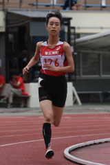 女子８００㍍予選２組