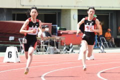 女子８００㍍決勝２組