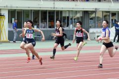 ２年女子１００メートル決勝
