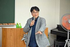 特別授業を行う河野哲也教授