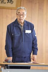 あいさつする亀田会長