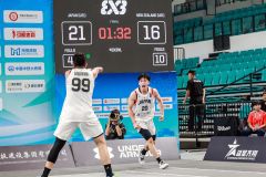 ニュージーランド戦で雄たけびを上げる山田哲汰（手前右、（Ｃ）ＦＩＢＡ）