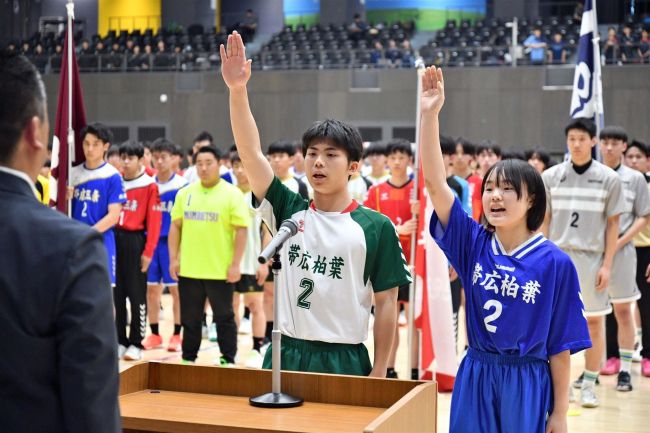 幸せと誇り胸に全力プレーを　男女２９校が頂点狙う　道高体連ハンドボール開会式
