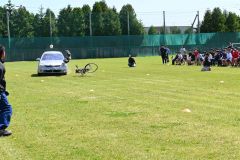 事故の衝撃スタントマンが熱演　池田中で自転車交通安全教室 7