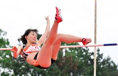 【女子棒高跳び決勝】自己記録を３０センチ上回る２メートル４０を成功させた船水姫子（白樺学園）