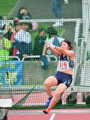 【女子ハンマー投げ決勝】１回目の試技で４６メートル５７を投げ優勝した青木菜桜（幕別清陵）