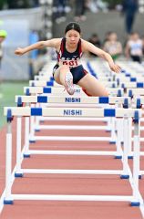 女子やり投げ　１年の上田（帯三条）Ｖ、植松（幕別清陵）３位、女子ハンマー青木（幕別清陵）制す　道高体連陸上第１日 24