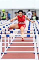 女子やり投げ　１年の上田（帯三条）Ｖ、植松（幕別清陵）３位、女子ハンマー青木（幕別清陵）制す　道高体連陸上第１日 25