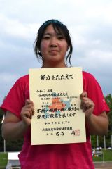幕別清陵勢として３年連続女子ハンマー投げを制覇した青木菜桜
