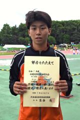 男子１５００メートルで５位入賞の梅津雄飛（白樺学園）