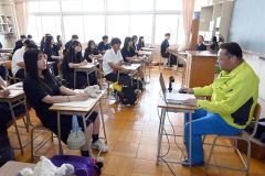 管内企業が“直接”魅力アピール　帯北高で初「進路ガイダンス」