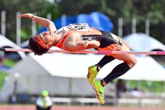 帯柏葉勢２種目制覇　８００山田は２連覇　やり投げ清水は初Ｖ　道高体連陸上第３日 14