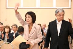 高橋はるみ氏
