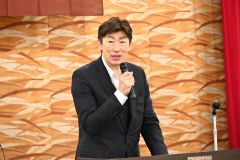 岩本氏