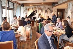 ４７人がワインと料理堪能　ワイン城で賛助会員パーティー 3