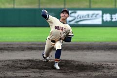 【Ｂブロック準決勝・帯農―帯北】帯農はエースナンバーを背負った仁木崚太朗が２番手で登板し、力投する