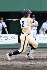 【Ｂブロック準決勝・帯農―帯北】帯農は５回１死二塁で大林桂が中前適時打を放ち１－１の同点とする