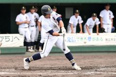 【Ｂブロック準決勝・帯農―帯北】帯北は７回２死二塁で森剣匠が左越えの適時二塁打を放ち３－１とリードを広げた