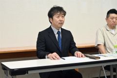 ８月の本別町長選への立候補を表明する岡崎氏
