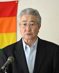 あいさつする神山組合長