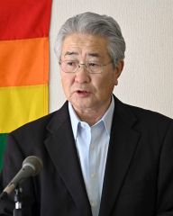 あいさつする神山組合長