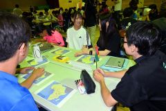 浦幌中でＵＮＤＰ特別授業　生徒の絵を万博の国連パビリオンで展示 7