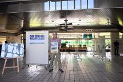 協会のパネル展などの取り組みを紹介する川内和博事務局長