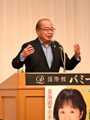 高橋氏への支援を呼び掛ける新田富山県知事