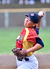 【決勝・グラティアスウイッシュ―ＪＢＣ札幌】速球と変化球を織り交ぜた好投で勝利に貢献したグラティアスウイッシュの中尾美来