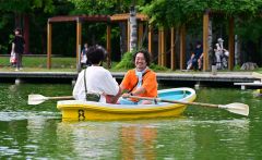 緑ケ丘公園のボート再開　水辺に笑顔 5