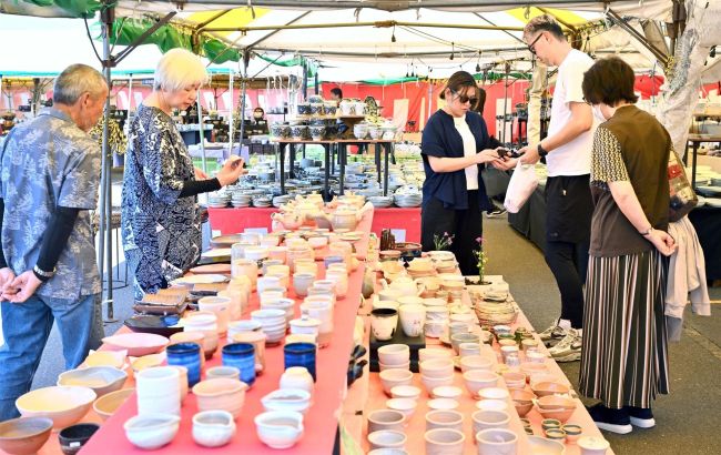全国各地の陶磁器が集結 帯広で「全国陶器祭り」開幕 | 十勝毎日新聞