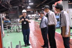 経済調査協力２社に感謝状　帯広財務事務所　東洋農機と宮坂建設工業 2