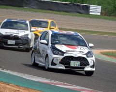 清水宏保初参戦で１８位完走ヤリスカップ第１戦　Ｎ１―１０００は三浦３位