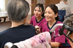 外国人材頼り　都市へ流出策も～離職ショック　揺らぐ介護現場（４） 3