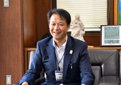 「要望は全て議論のテーブルに」　中札内の川尻年和村長が来社 2