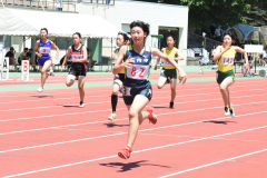 ２年女子１００㍍予選１組