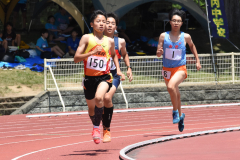 男子８００㍍予選４組