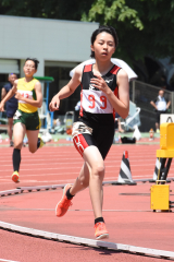 女子８００㍍予選２組