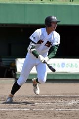 帯緑陽の４番バッター堀誇央