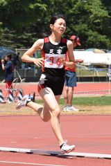 女子８００メートル予選１組