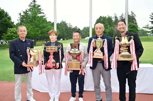 坂本（帯広国際ＣＣ）レギュラーアマ６連覇　道東オープンゴルフ