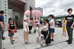 初代と２代目の「アユミちゃん」との撮影会も人気