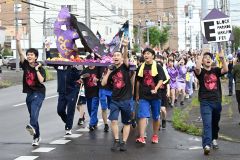 管内の高校で学校祭シーズン　帯柏葉高が恒例の仮装パレード