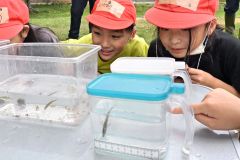 帯広東小学校自然観察会（金野和彦撮影）